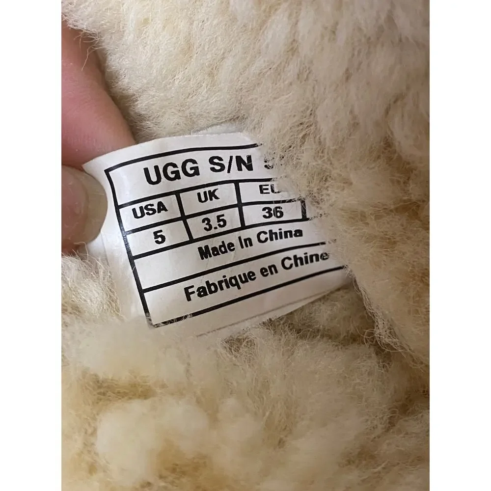 UGG Australian Bailey Button Tan Sheepskin Shearling Pull-On Ankle Boots US 5